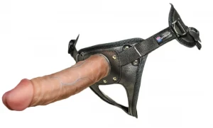 Насадка-фаллоимитатор на кожаных трусиках Harness Ultra Realistic 8