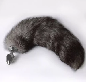 Серебристая коническая анальная пробка с пушистым хвостиком